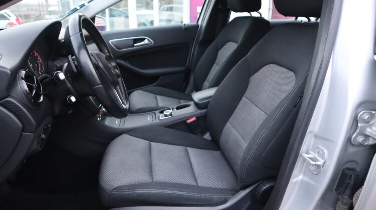 Mercedes-Benz / A-Klasse A 180 CDI BlueEfficiency Standard