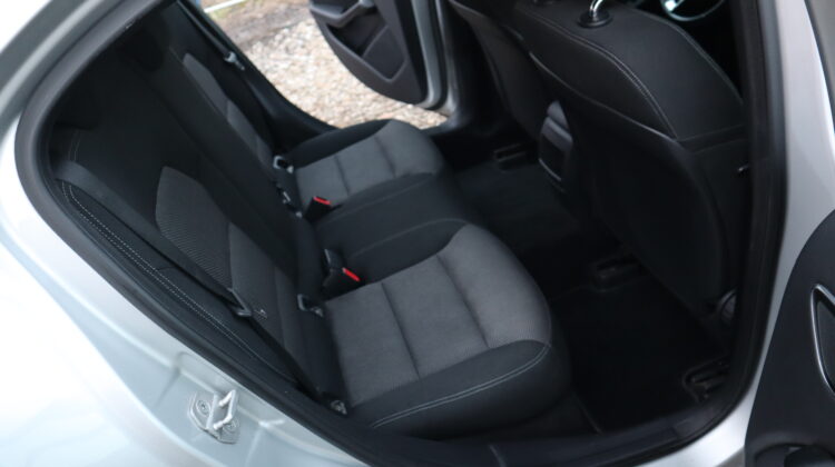 Mercedes-Benz / A-Klasse A 180 CDI BlueEfficiency Standard