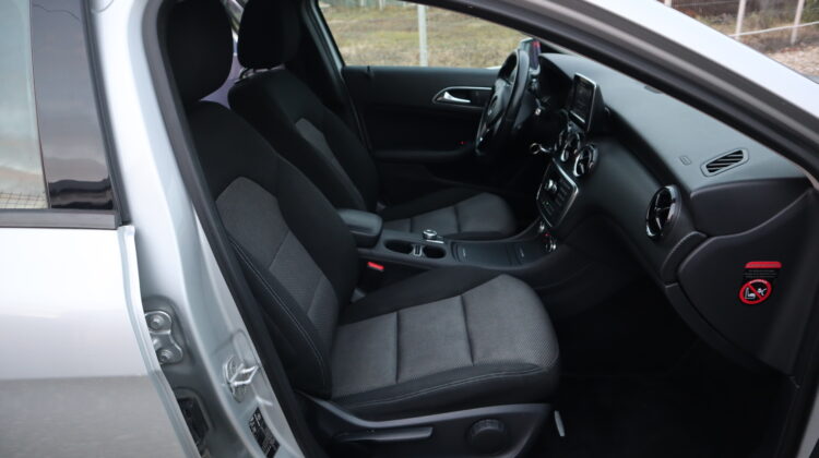 Mercedes-Benz / A-Klasse A 180 CDI BlueEfficiency Standard